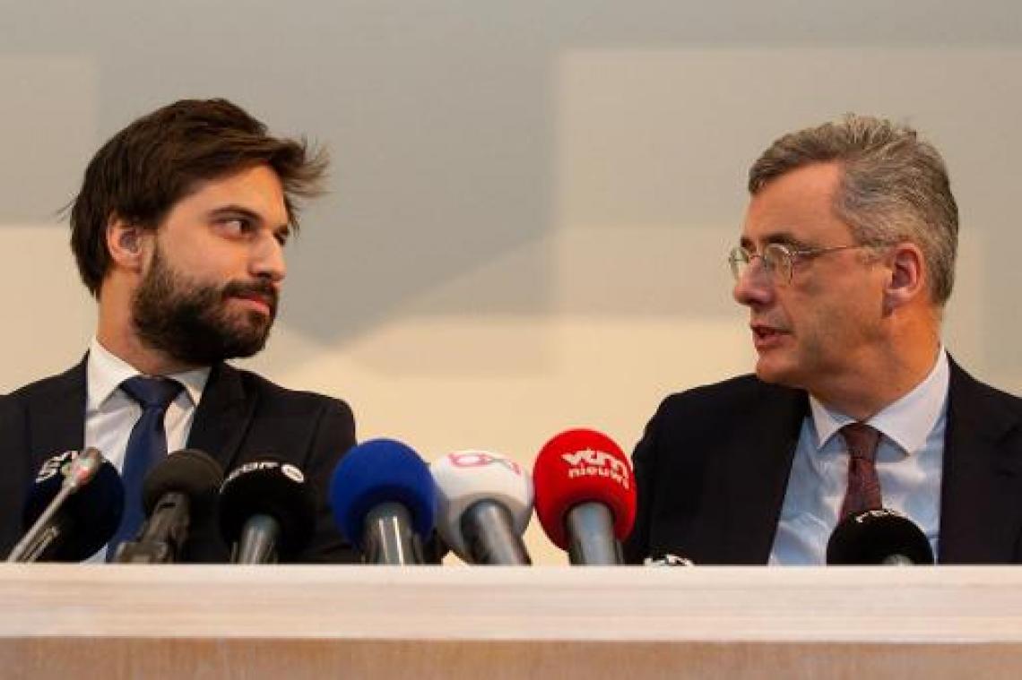 Federale formatie - Informateurs betreuren commentaren over vergaderingen