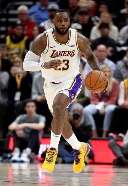 LeBron James leidt Lakers in Atlanta naar zevende zege op rij