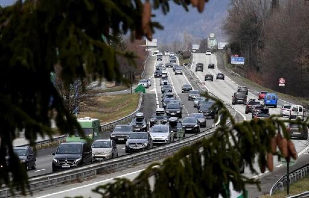 VAB verwacht vroege vrijdagspits en zaterdag files op lokale wegen richting skigebieden