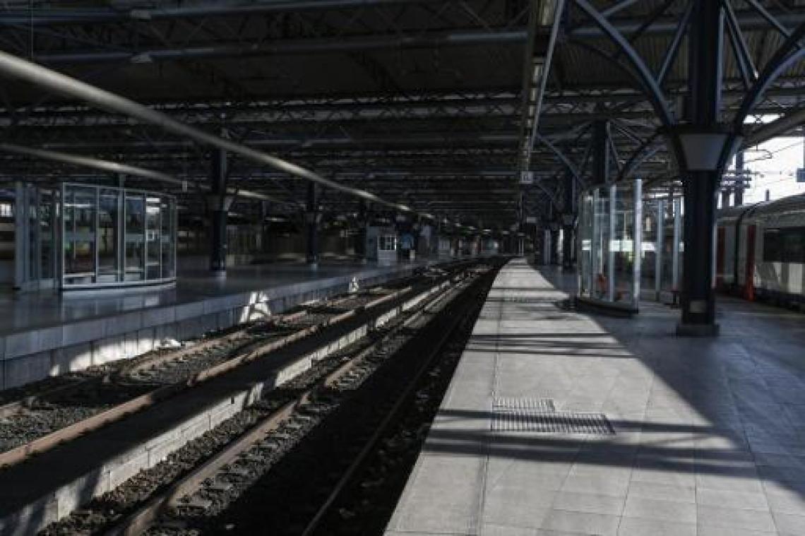 Een trein op de drie rijdt