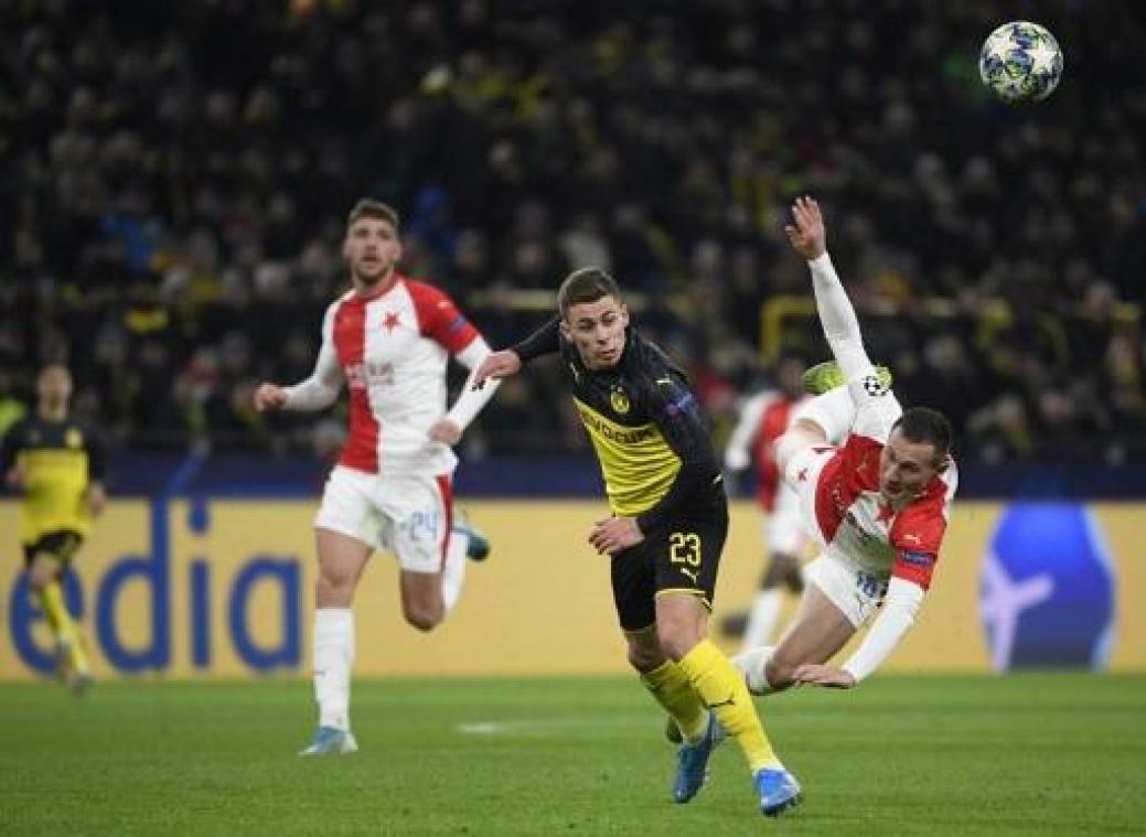 Belgen in het buitenland - Thorgan Hazard speelt met Dortmund gelijk tegen leider Leipzig