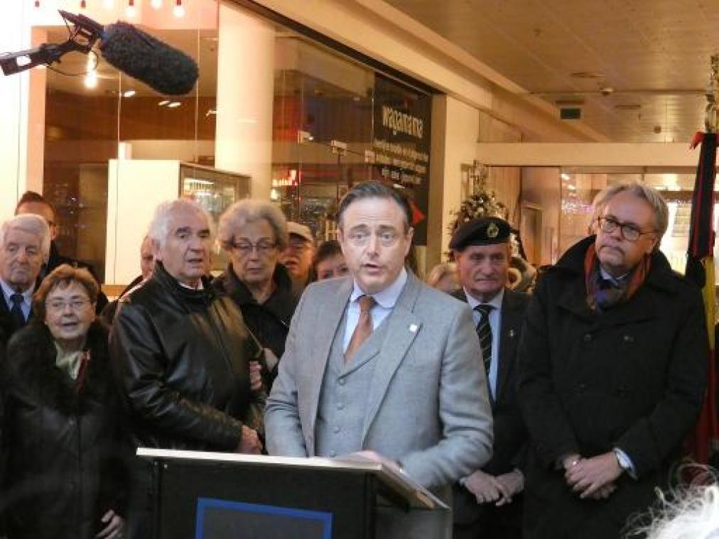 Schietpartij tegenover woning van De Wever