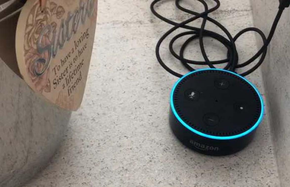 VIDEO. Vrouw gechoqueerd door beangstigende boodschap van virtuele assistent Alexa