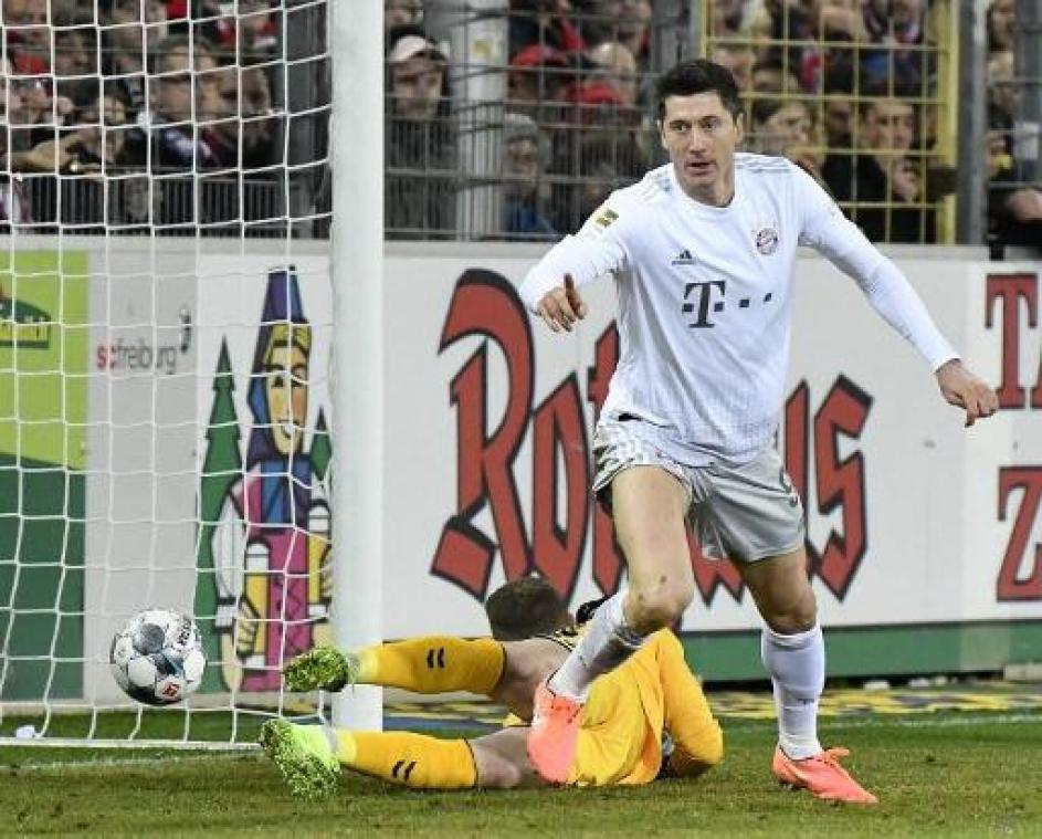 Bayern-topschutter Lewandowski gaat zaterdagavond onder het mes
