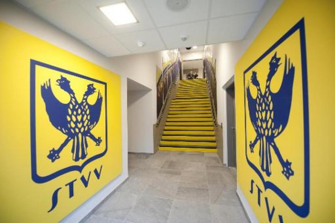 Jupiler Pro League - STVV moet 4.000 euro boete betalen wegens spreekkoren richting ref