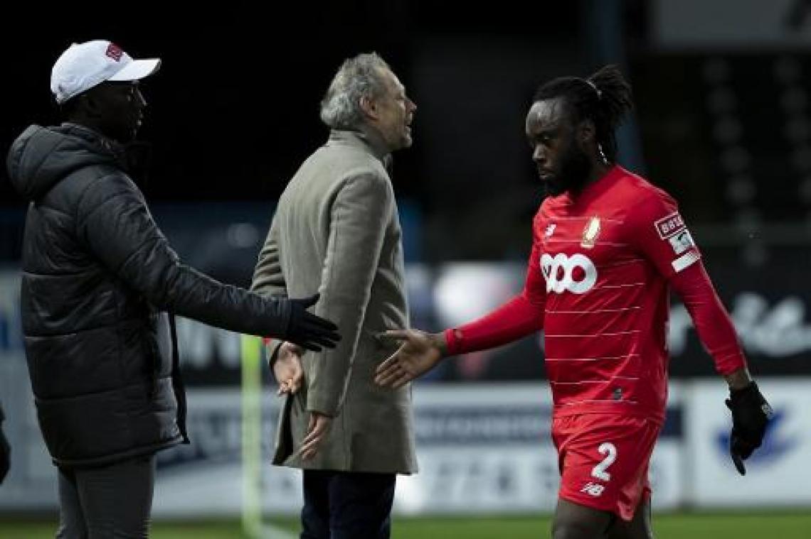 Jupiler Pro League - Vroege rode kaart en laat doelpunt doen Standard de nek om bij Waasland-Beveren