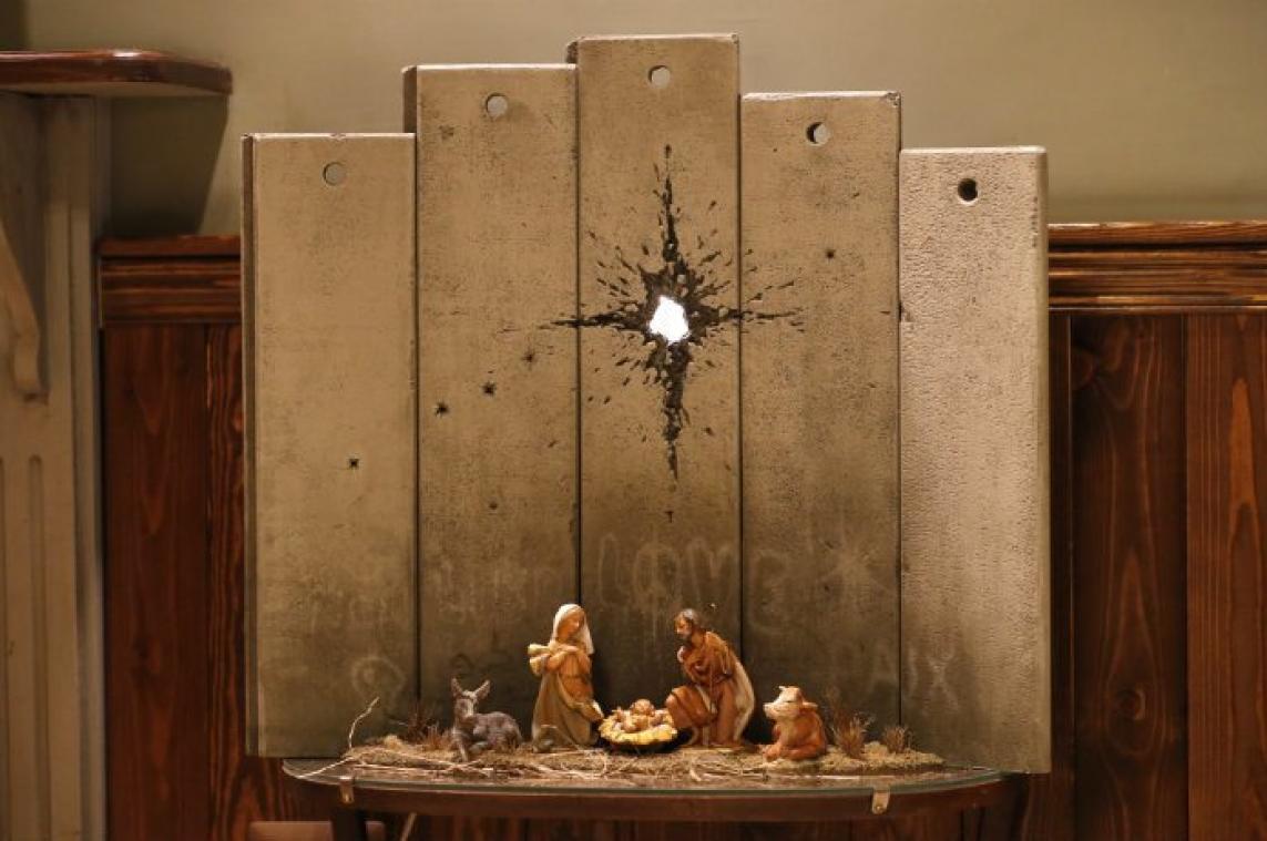 Banksy installeert duister kersttafereel in Bethlehem