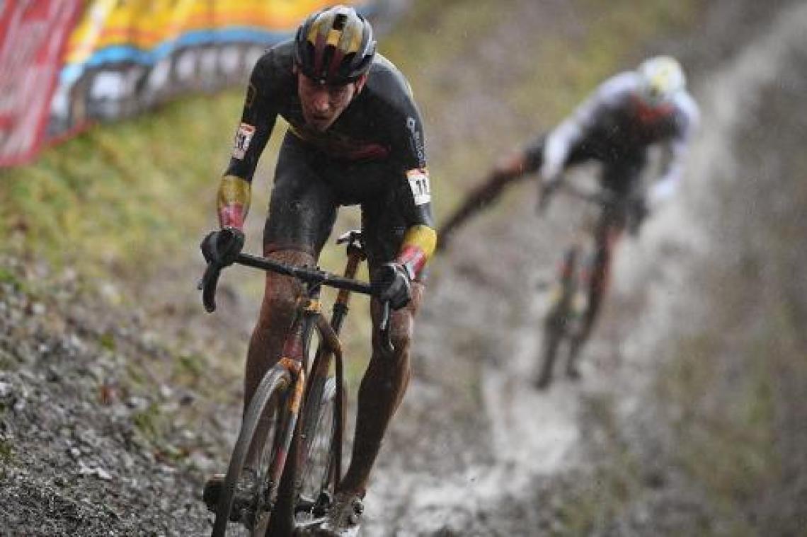 WB veldrijden Namen - Aerts hoopt dat schade na val meevalt: "Ik kan tot donderdag herstellen"