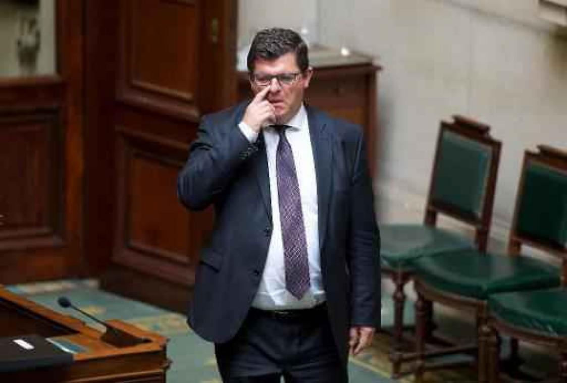 Bart Tommelein volgt Turtelboom op als Vlaams minister