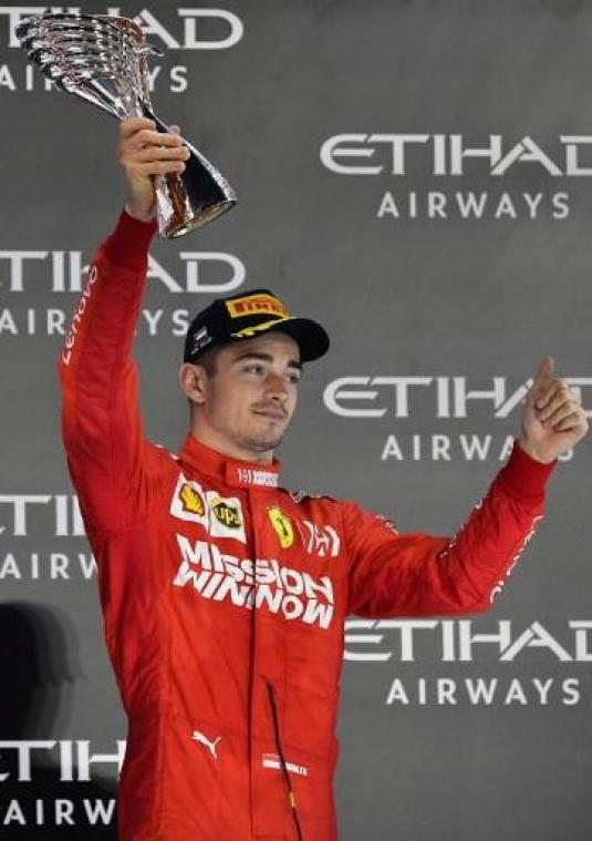 Charles Leclerc blijft tot eind 2024 bij Ferrari