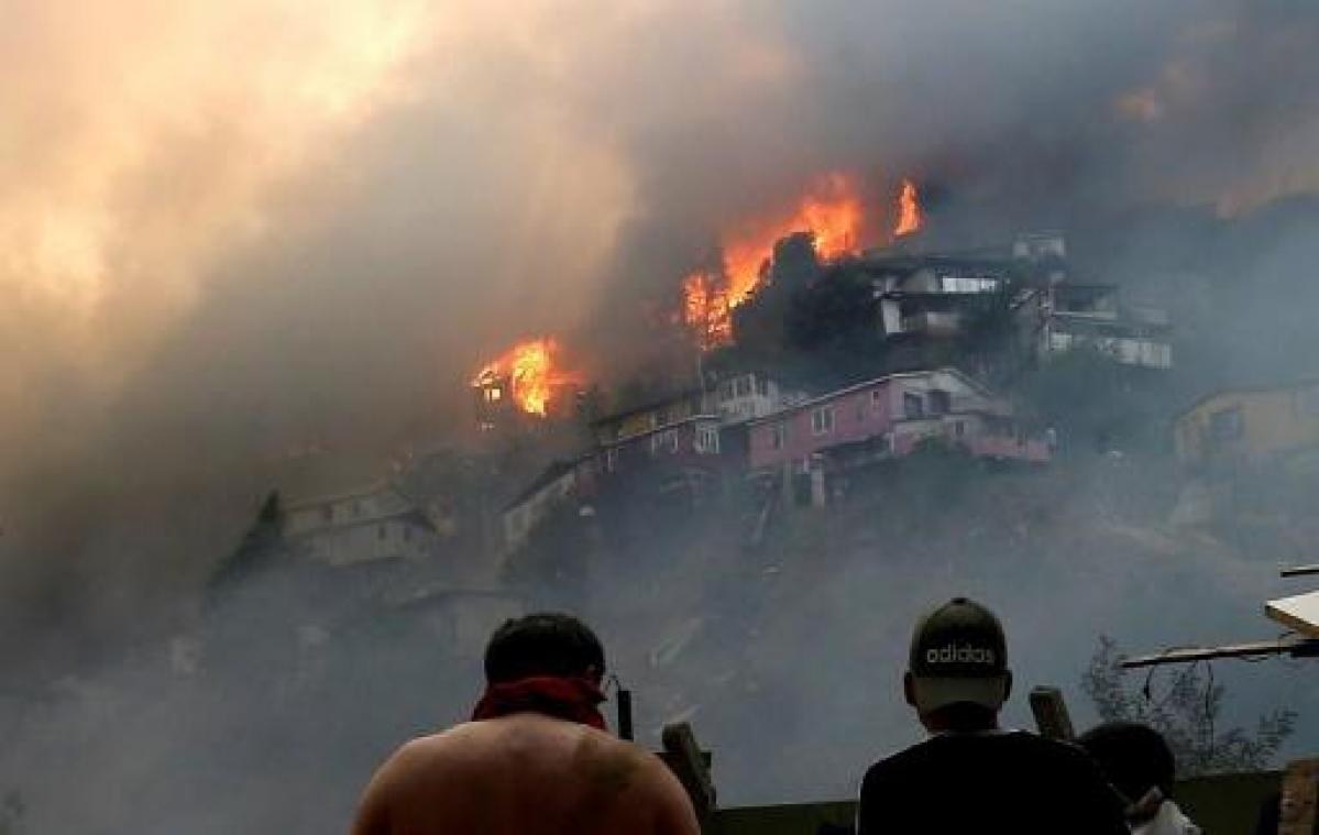 Bosbranden Chili - Al minstens 200 huizen verwoest in Chileense havenstad Valparaiso