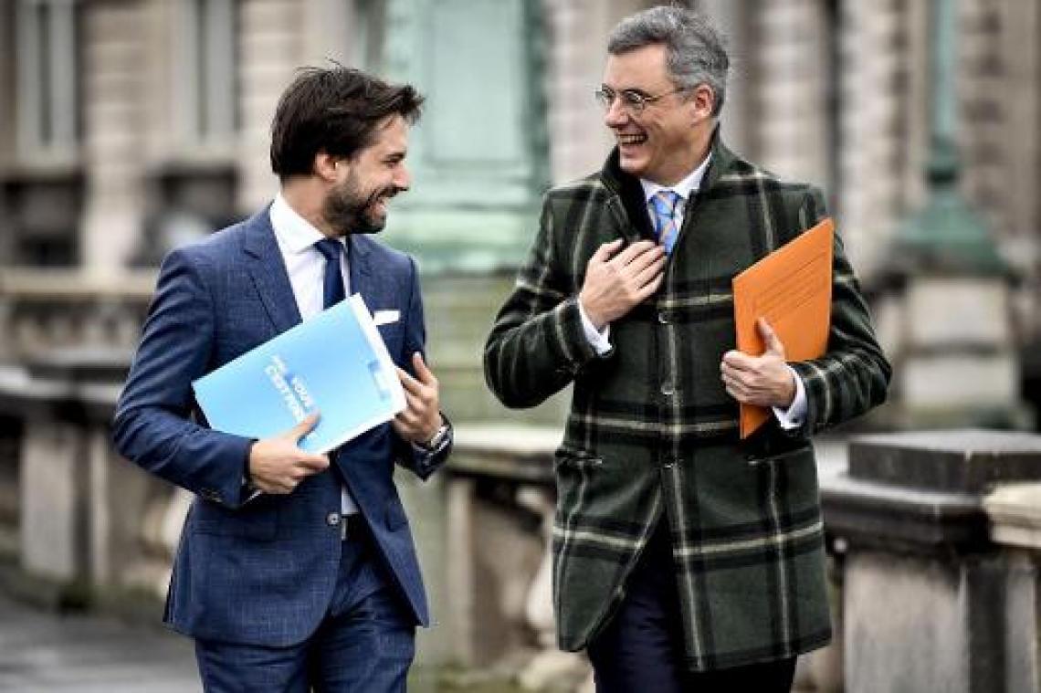 Informateurs consulteren middenveld