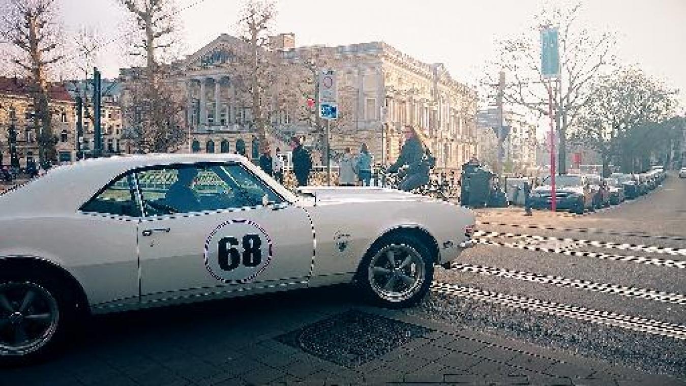 Oldtimers trekken door Gent om te protesteren tegen lage-emissiezone