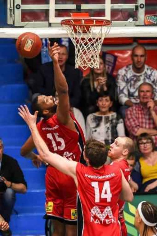 Scooore League - Limburg United klopt Antwerp Giants en nestelt zich op vierde plaats