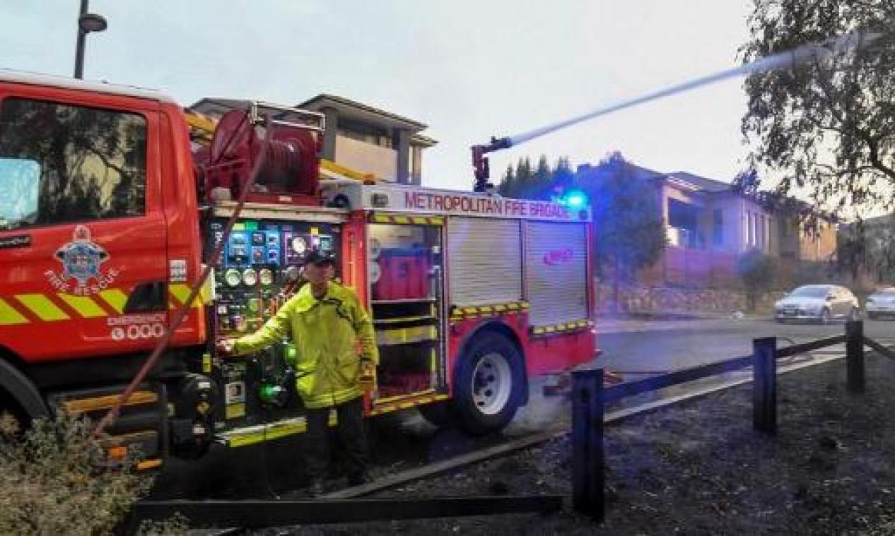 Bosbranden Australië - Dodental loopt op tot tien nadat brandweerman omkomt bij vuurtornado