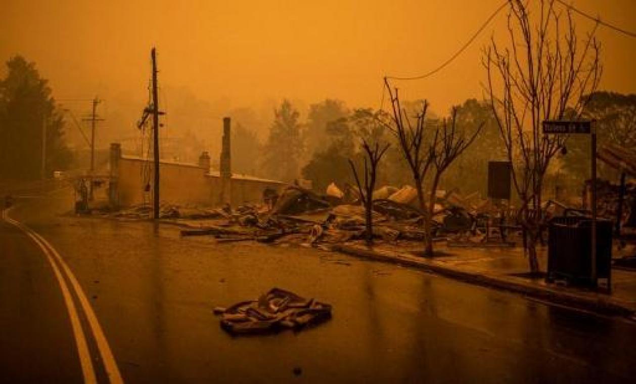 Bosbranden Australië - Dodentol loopt op tot veertien