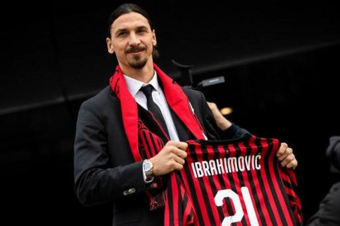 "Op je 38e voor Milan tekenen is uniek", zegt Ibrahimovic bij voorstelling