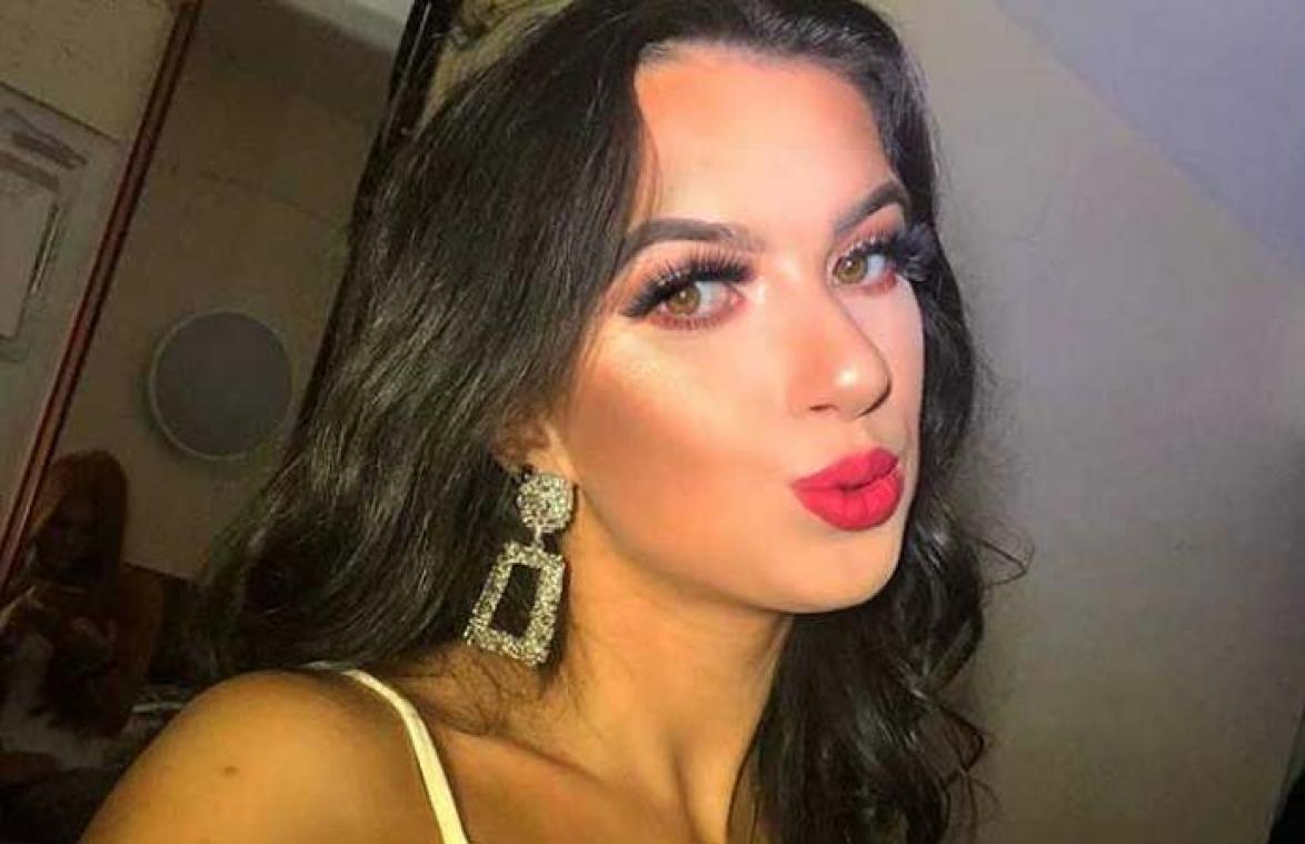 Vrouw krijgt nummer van wildvreemde man. Zij zet hem op HEERLIJKE wijze voor aap.