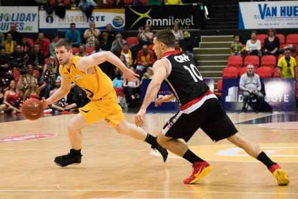 Scooore League - Oostende zeker van eerste plaats na ruime zege tegen Charleroi