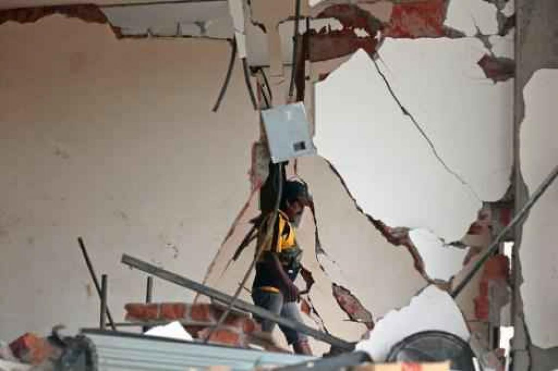 Aardbeving Ecuador - Man van 72 jaar vanonder het puin gehaald na 13 dagen