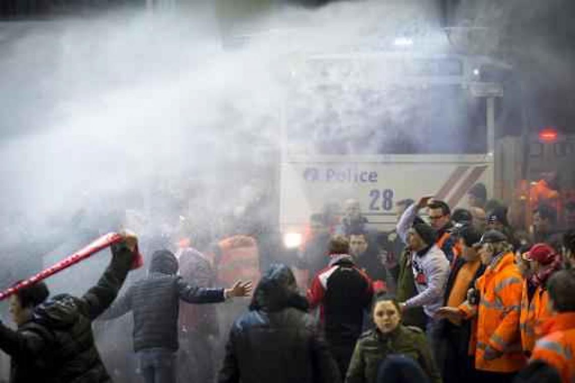 Gefrustreerde Antwerp-supporters veroorzaken opstootjes rond Bosuilstadion