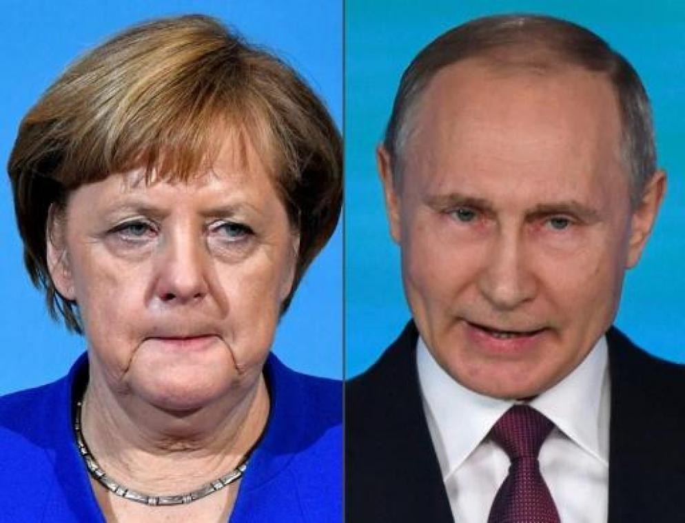 Poetin nodigt Merkel uit voor werkbezoek aan Moskou