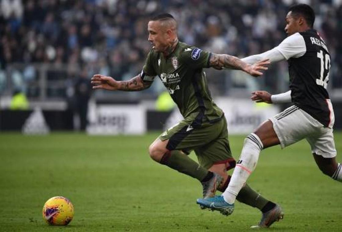 Nainggolan en Cagliari verliezen bij Juve, Zlatan viert terugkeer bij Milan in mineur