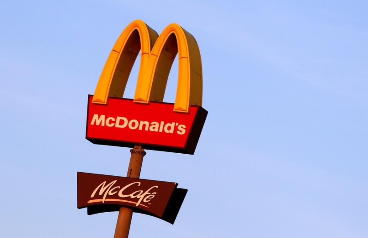 BIZAR. Amerikaanse dreigt McDonald's te overvallen omdat ze geen gratis dipsaus krijgt