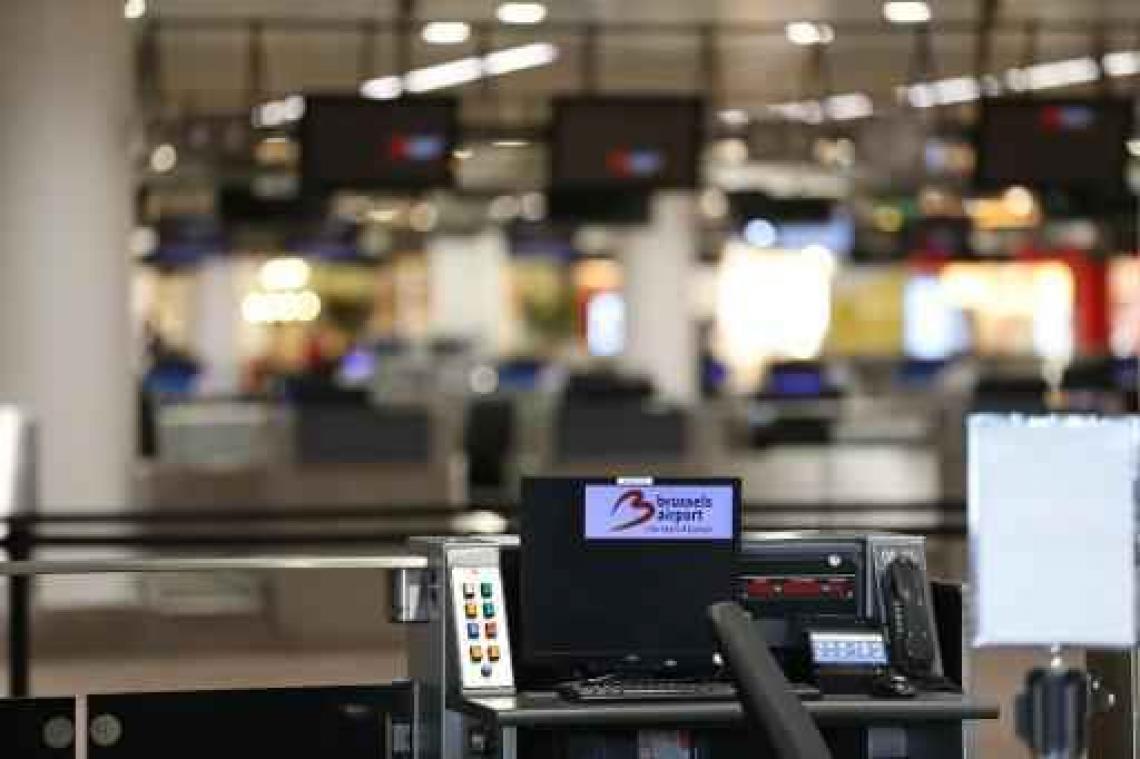 Eerste honderden reizigers checken in in heropende vertrekhal Brussels Airport