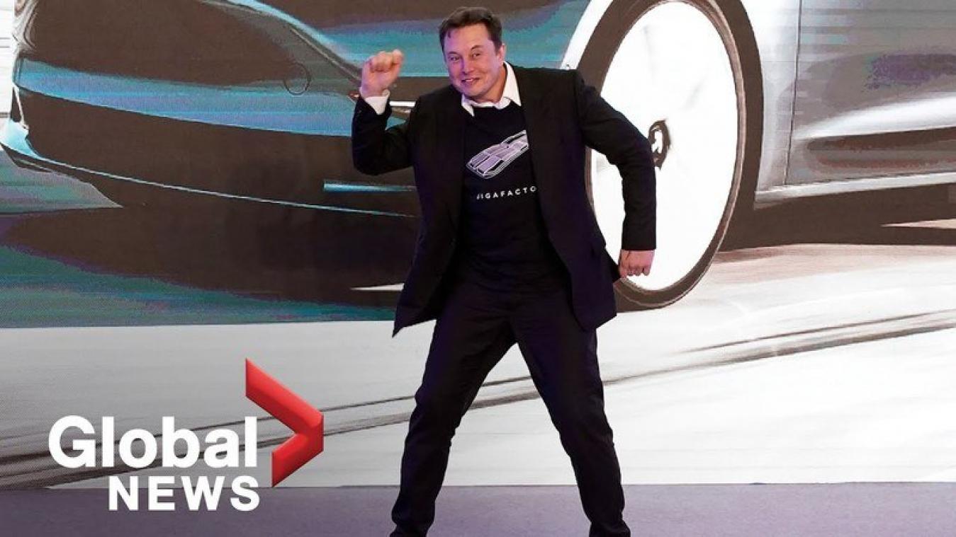 VIDEO. Elon Musk pakt uit met bizarre danspasjes