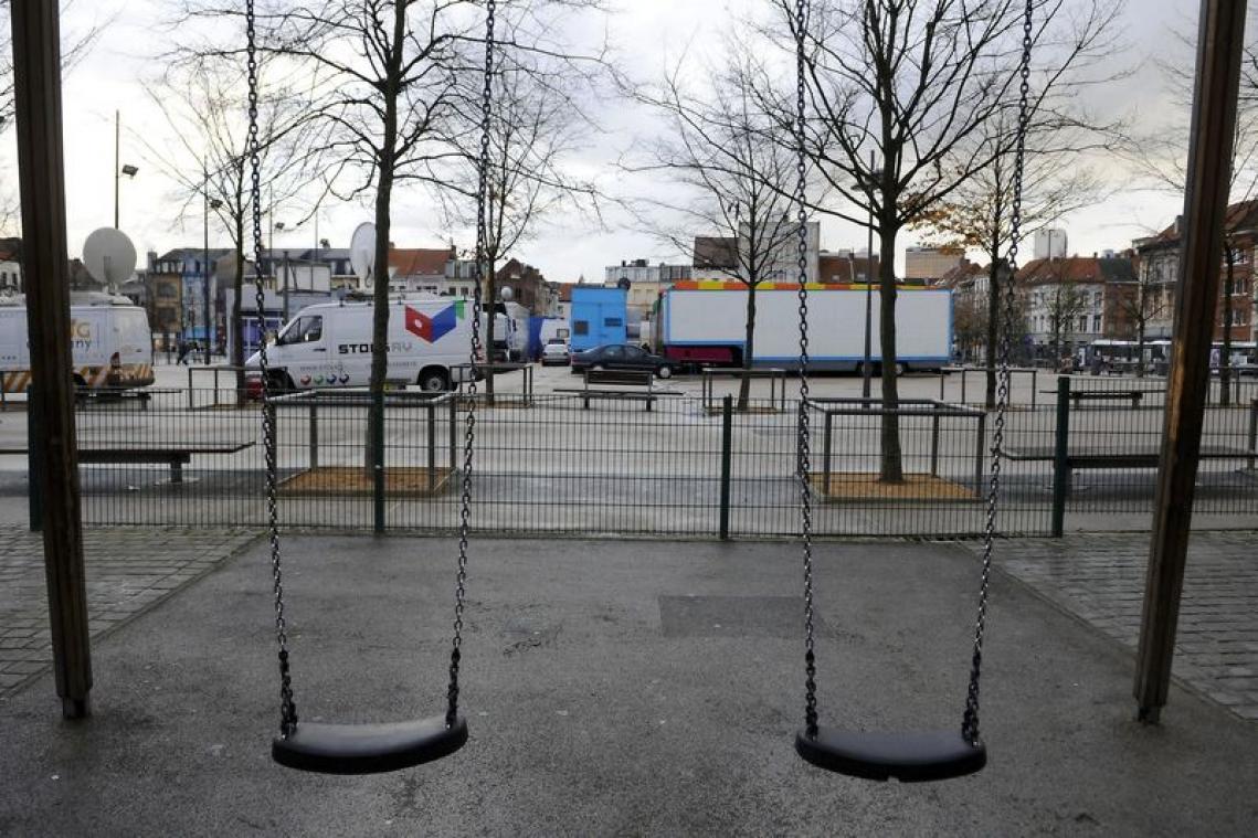 BIZAR. Tieners moeten voor de rechter verschijnen wegens "illegaal schommelen"
