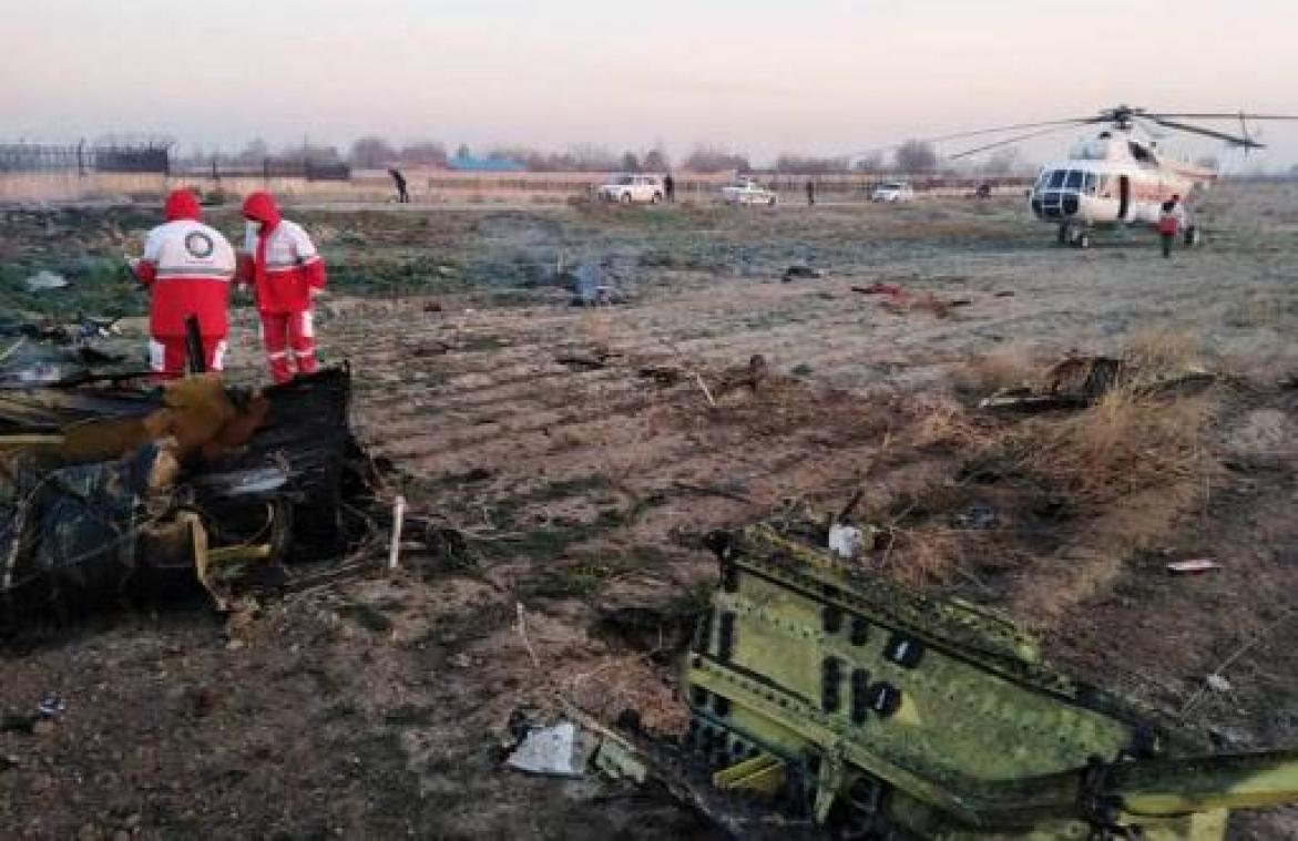 Beide zwarte dozen crash Teheran beschadigd