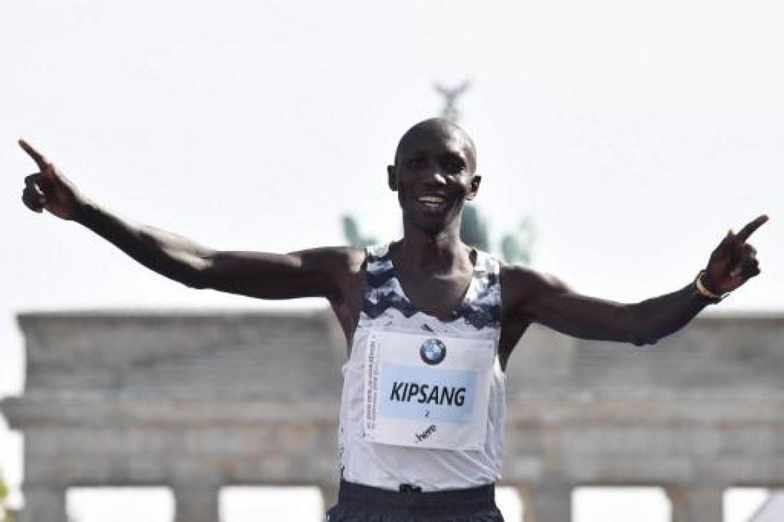 Marathonkampioen Wilson Kipsang geschorst voor overtredingen van dopingreglement