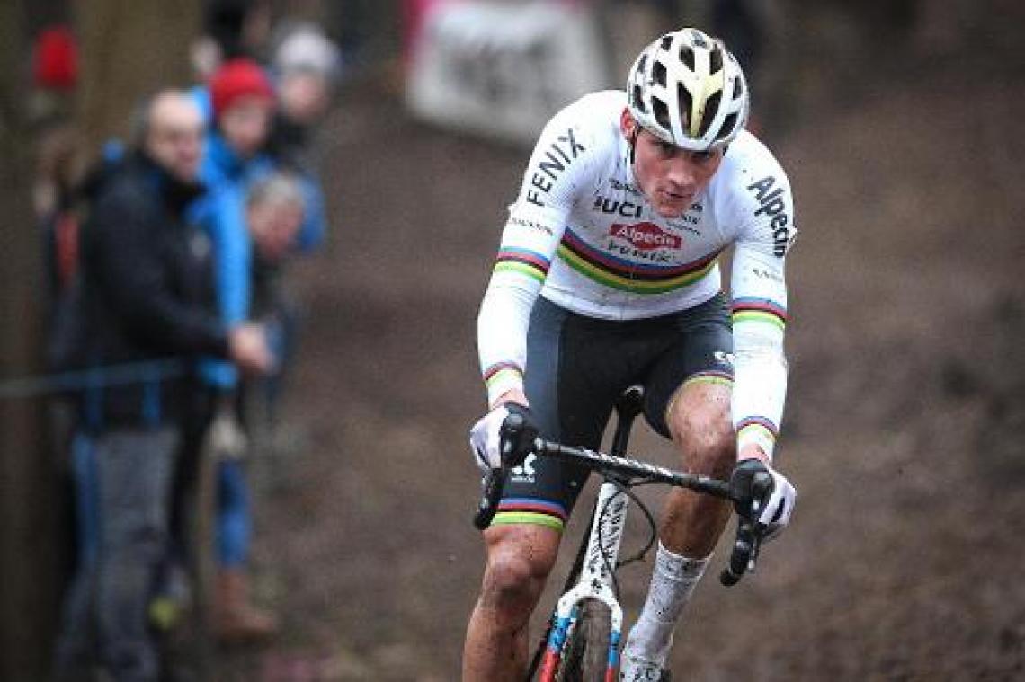 Mathieu van der Poel verovert zesde opeenvolgende Nederlandse veldrittitel