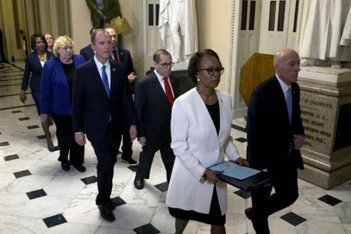 Impeachment Trump - Huis van Afgevaardigden overhandigt impeachmentartikels officieel aan Senaat