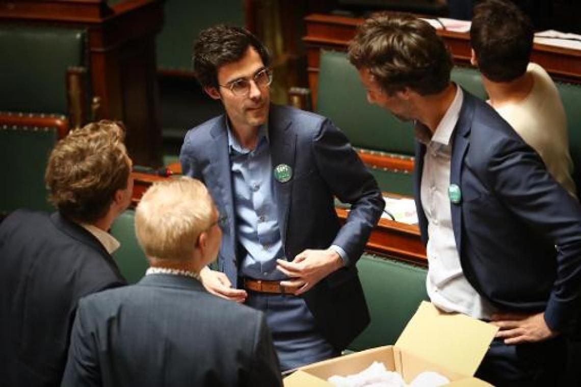 "Over inhoud praten en keuze maken, anders stevenen we af op nieuwe verkiezingen"