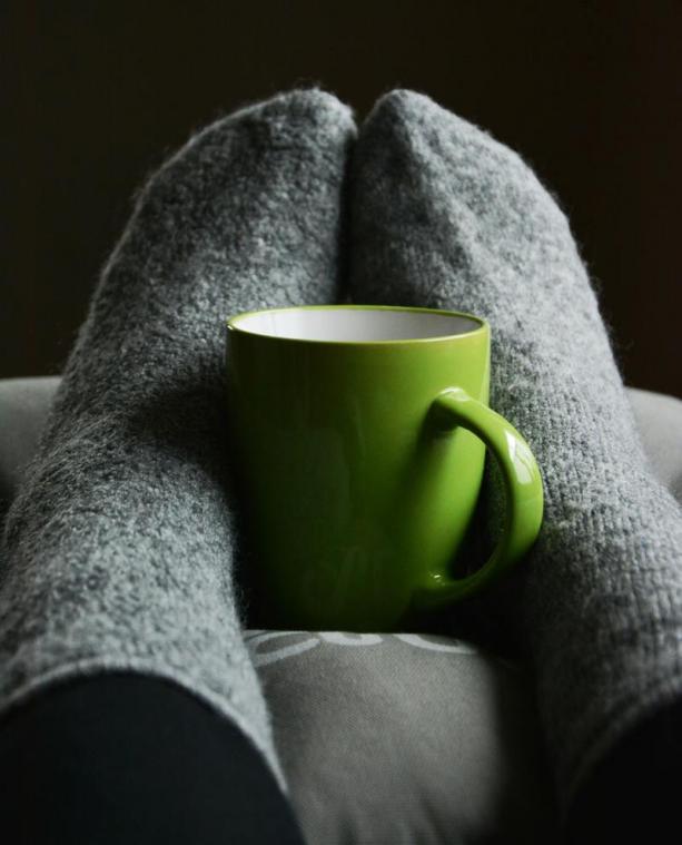 Ben jij altijd moe en slechtgezind in de winter? Dit kan je doen tegen de winterdip op het werk
