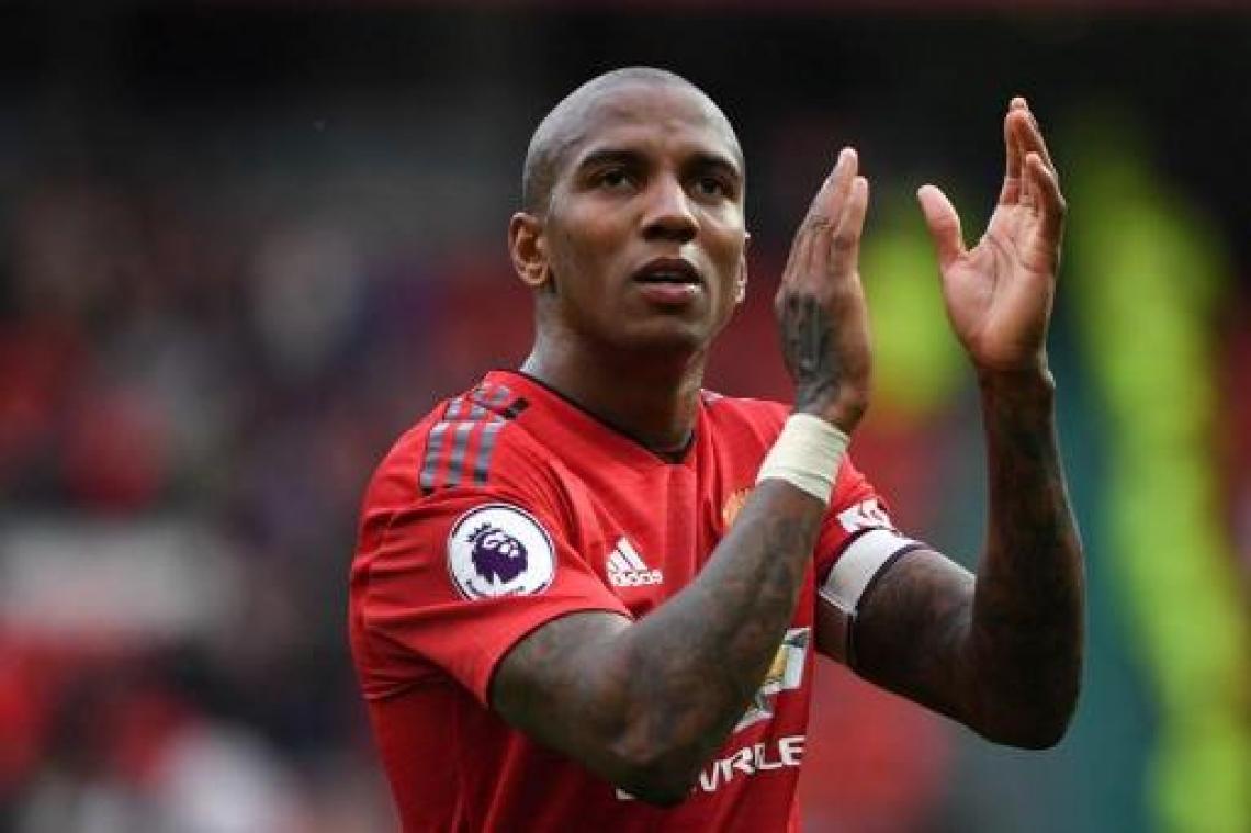Serie A - Ashley Young ruilt Manchester United voor Inter