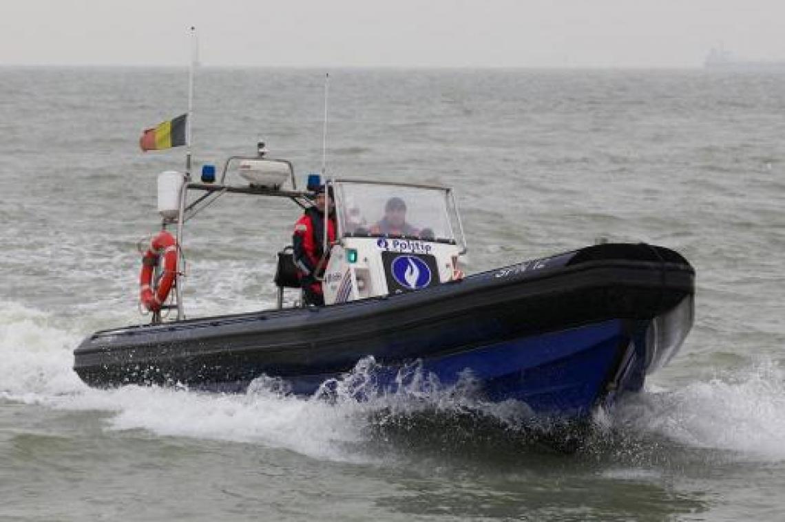 Zoekactie naar mogelijk tiental vluchtelingen voor kust van De Panne
