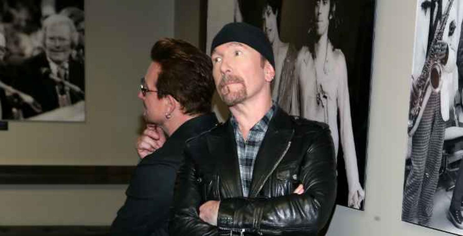 U2-gitarist The Edge speelt Vaticaanstad plat