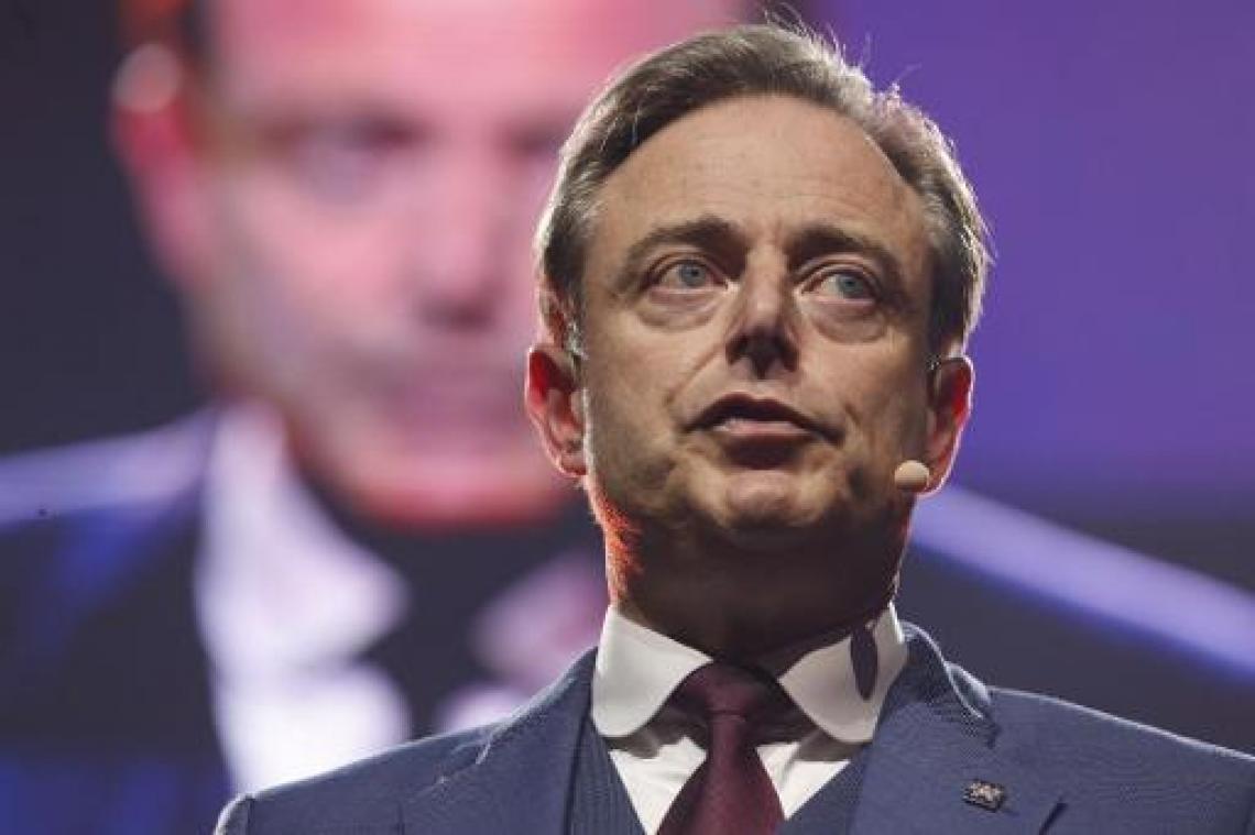 "Informateur helpt de zaken niet vooruit"