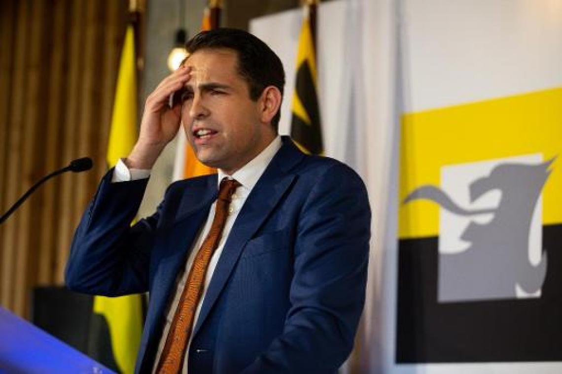 Vlaams Belang verzamelt in vijf dagen 50.000 handtekeningen voor nieuwe verkiezingen