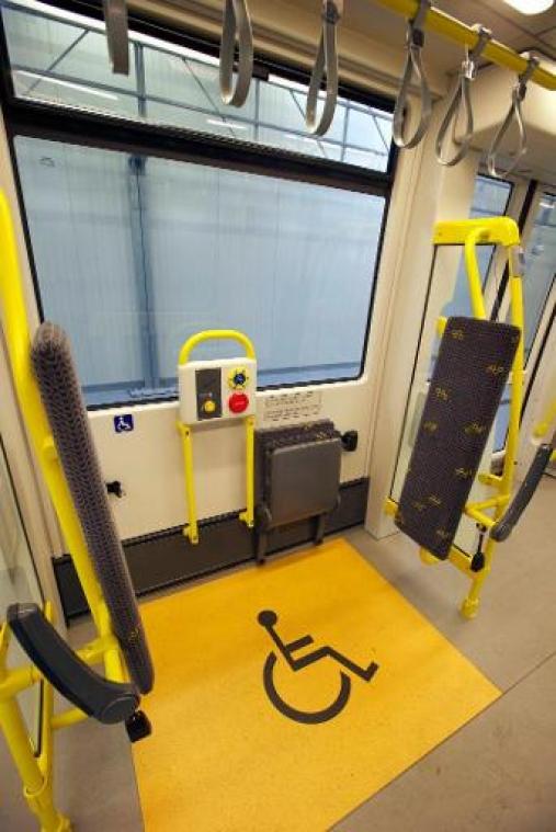 Rolstoelgebruikers moeten niet langer vooraf reserveren bij De Lijn