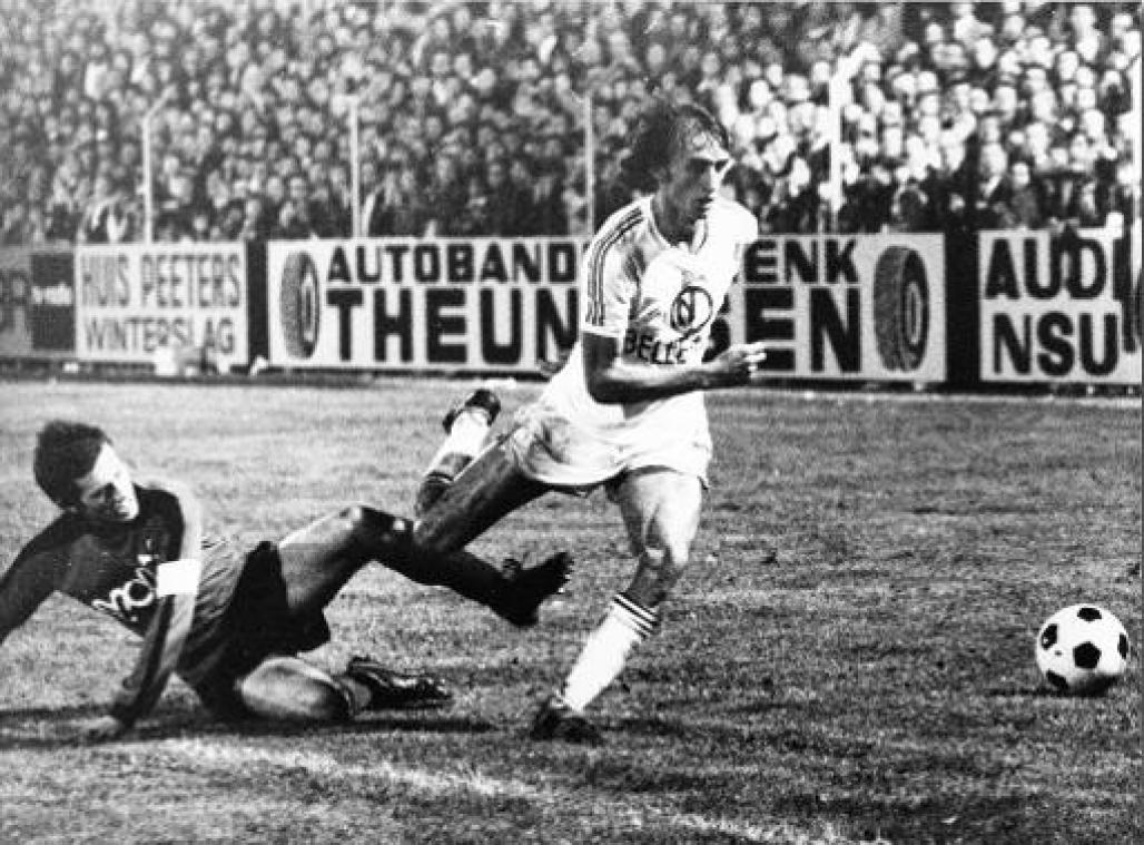 Rob Rensenbrink overleden - KNVB eert Rensenbrink: "Nooit was wereldtitel dichterbij"