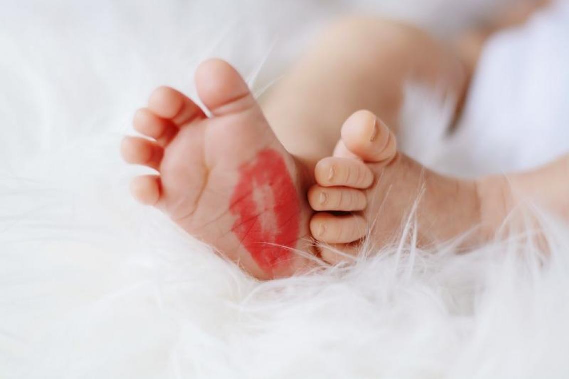 Moeder waarschuwt: "kus geen pasgeboren baby's"