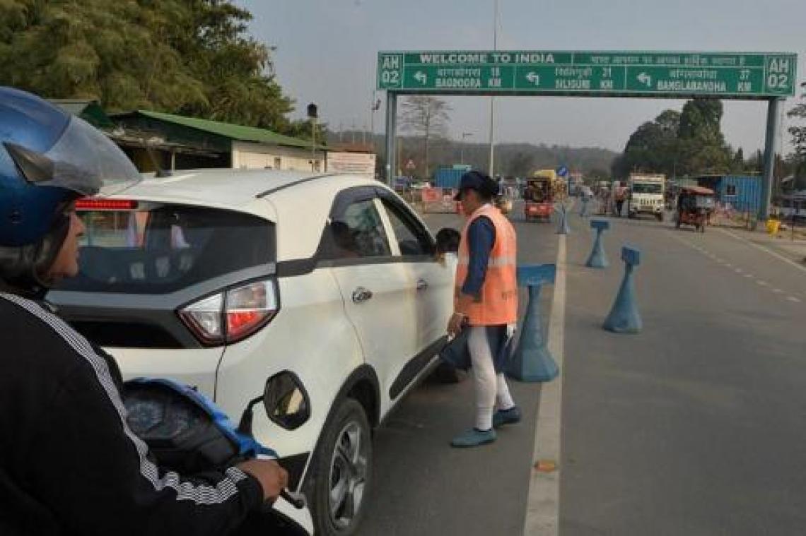 Chinezen krijgen de raad om buitenlandse reizen uit te stellen
