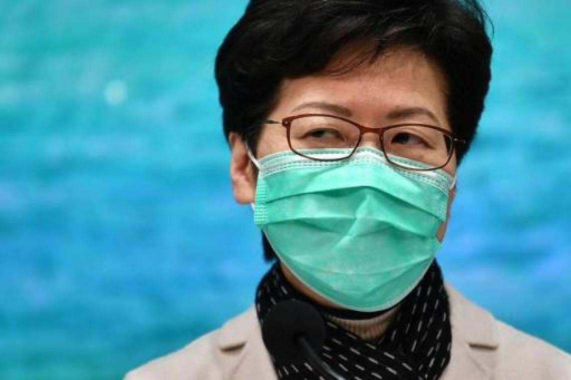 Hongkong schort treinen en veerboten van en naar China op