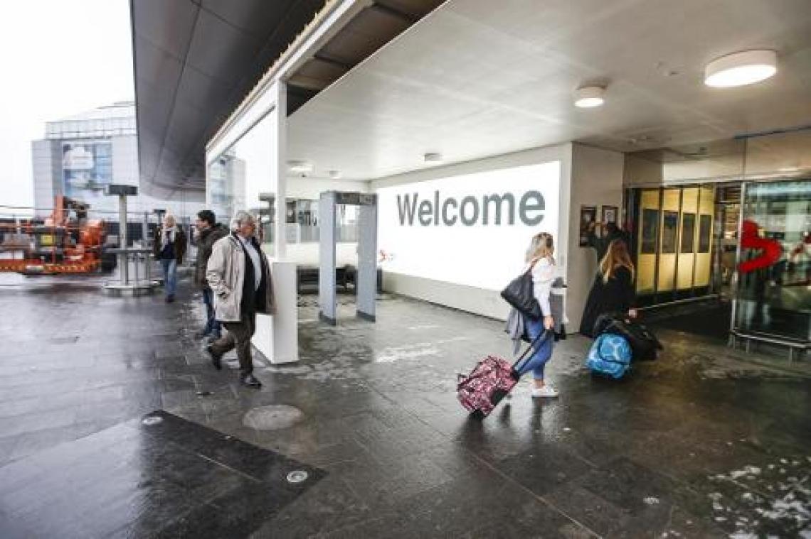 Mogelijk besmette passagiers op Brussels Airport blijken na medische controle safe