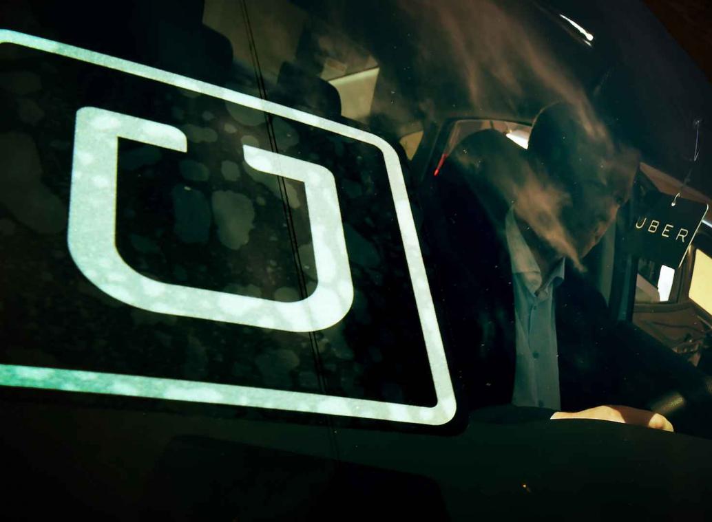 Uber protesteert door 15.000 e-mails af te leveren met paard en kar