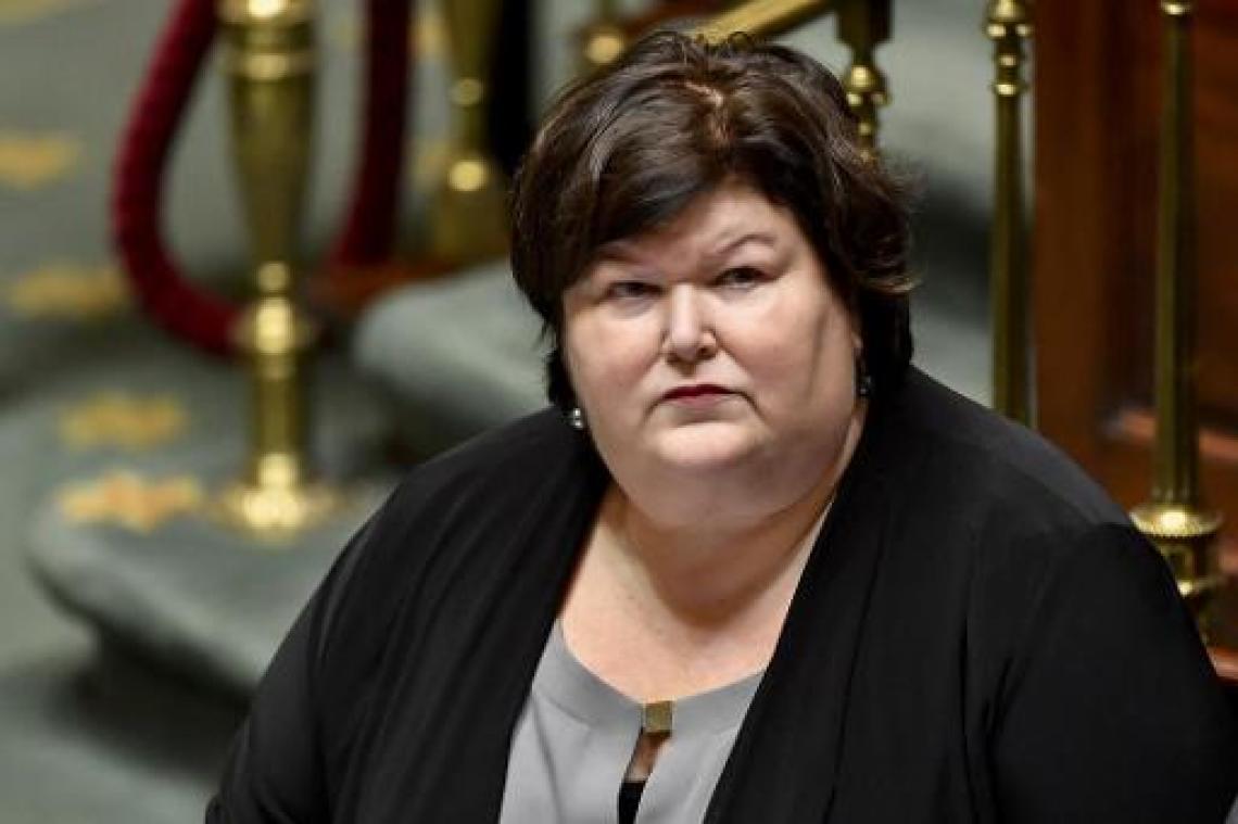 Verschillende organisaties naar Raad van State tegen strengere asielprocedure De Block